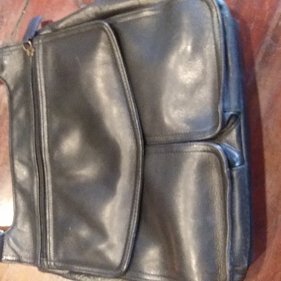 Black Leather Fossil hand bag - Picture 2 of 11